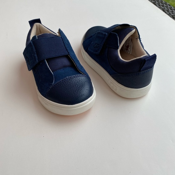 NWOT UGG Rennon Low Casual Shoes - Picture 3 of 9